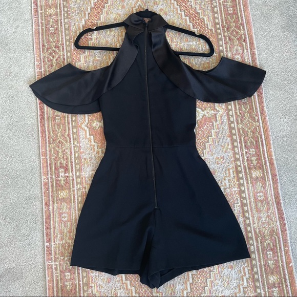 Alice + Olivia Roseline Cold Shoulder Black Romper. Size 2 - Picture 14 of 15